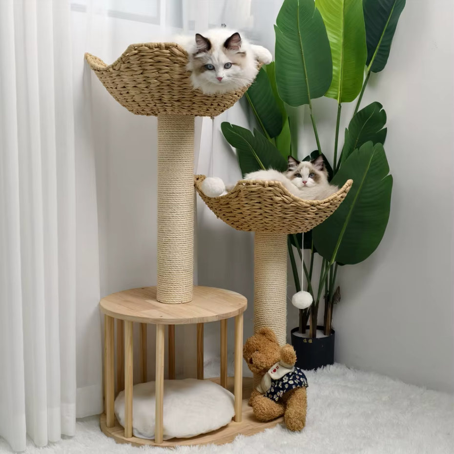 Arbre à chat en bois avec paniers tressés et griffoir en sisal 111 cm