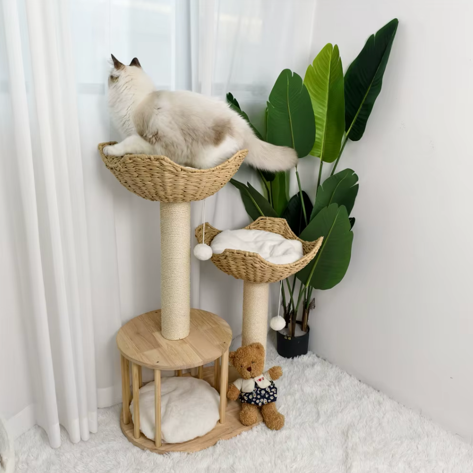 Arbre à chat en bois avec paniers tressés et griffoir en sisal 111 cm