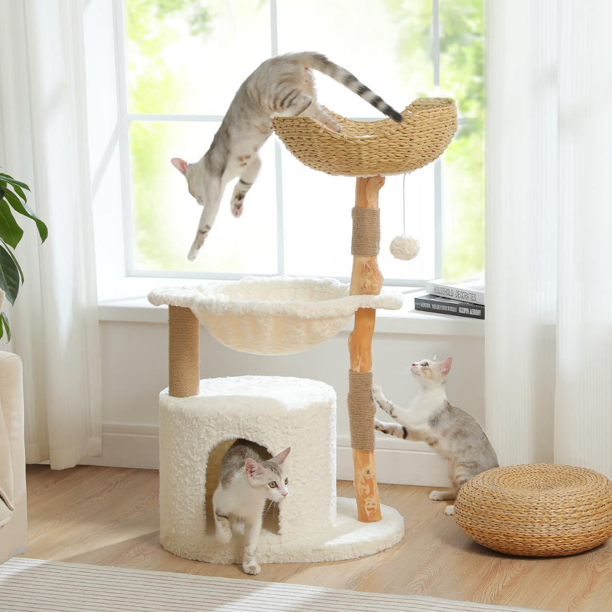 Arbre à chat en bois avec 2 hamacs, niche et poteaux en sisal 102 cm