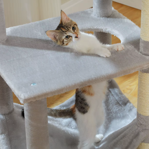 Arbre à chat 140 cm avec niche, hamac et poteaux en sisal