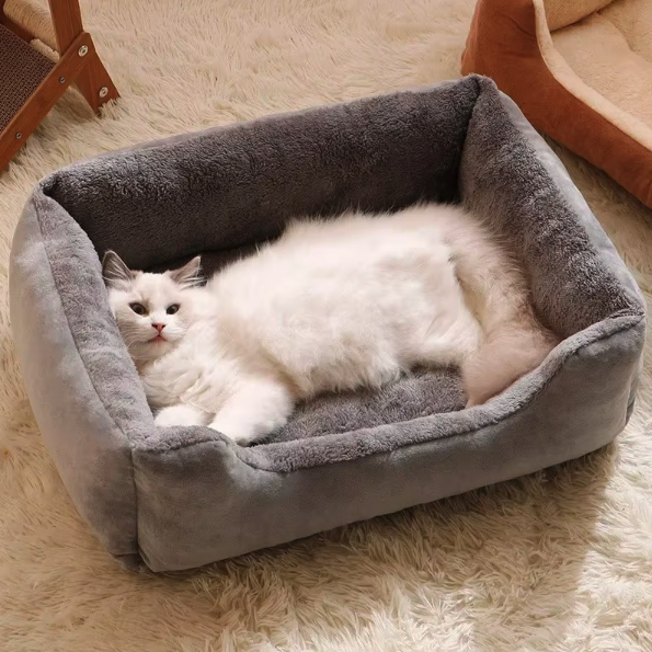 Panier rectangulaire en peluche pour chat avec rebords surélevés
