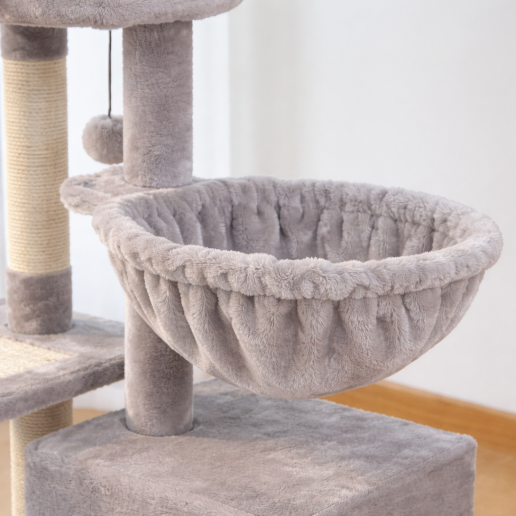 Arbre à chat 73 cm avec niche, hamac, plateforme et poteaux en sisal