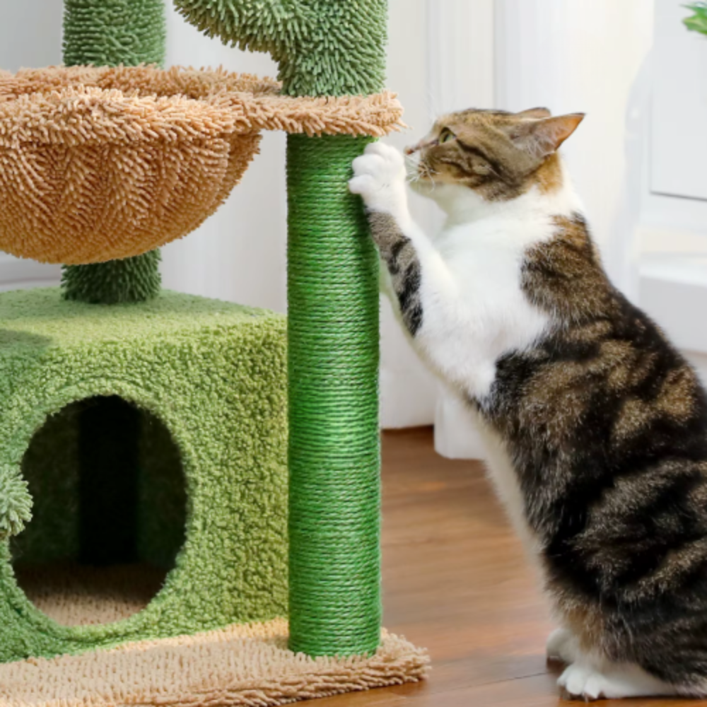 Arbre à chat 84 cm avec niche, hamac et poteaux en sisal